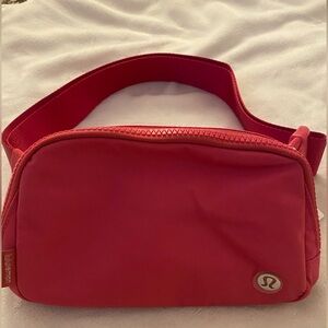 NWT lululemon belt bag